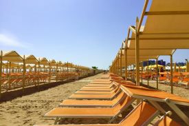 spiaggia-90-riccione-tende